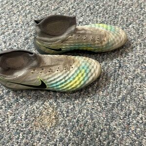 Nike Majista women’s soccer cleats